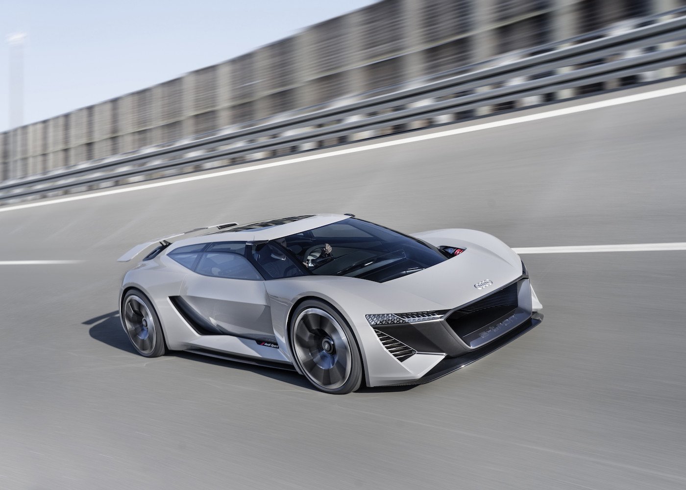 Ein Supersportwagen unter Starkstrom: Die Studie Audi PB18 e-tron 4