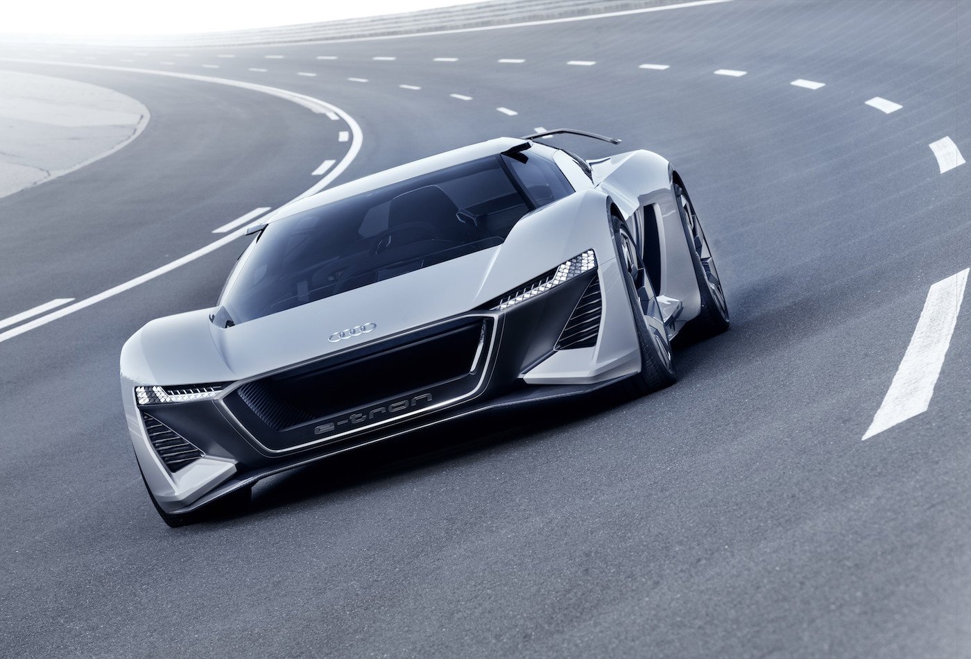 Ein Supersportwagen unter Starkstrom: Die Studie Audi PB18 e-tron 1