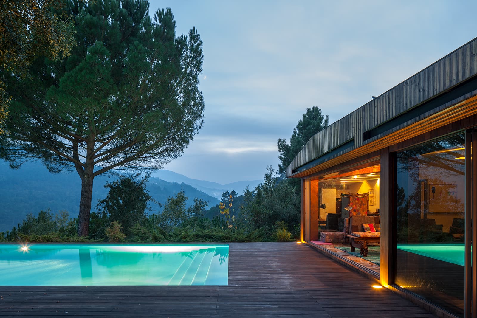 House in Duero Valley by MJARC Architects featured