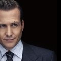 Suits & Karriere: Die 5 besten Business-Tipps von Harvey Specter