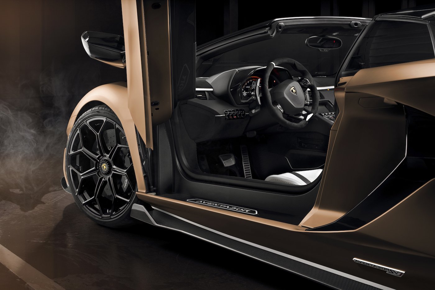 Oben ohne mit 350 km/h: Lamborghini präsentiert den Aventador SVJ Roadster in Genf 18
