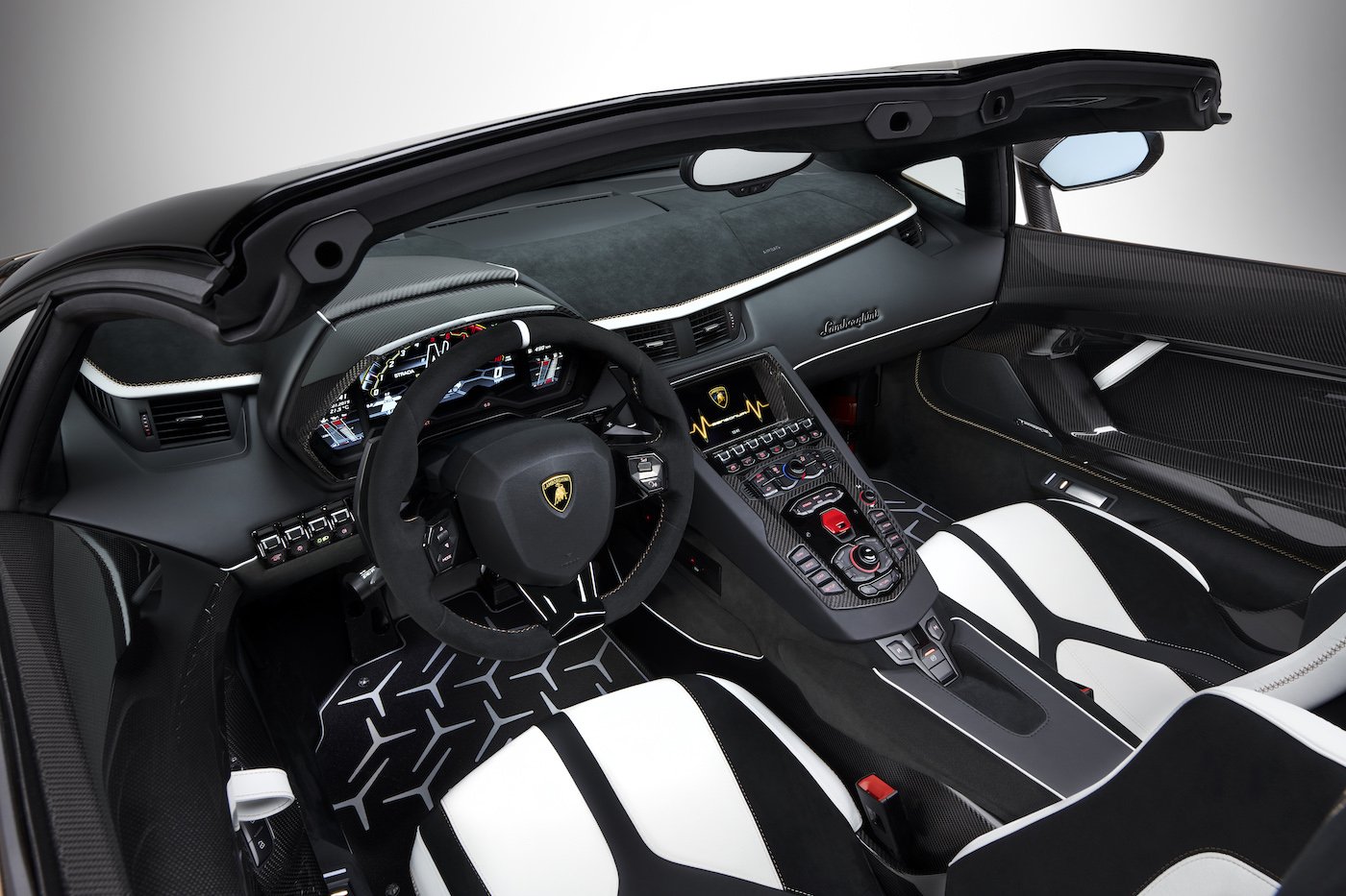 Oben ohne mit 350 km/h: Lamborghini präsentiert den Aventador SVJ Roadster in Genf 15