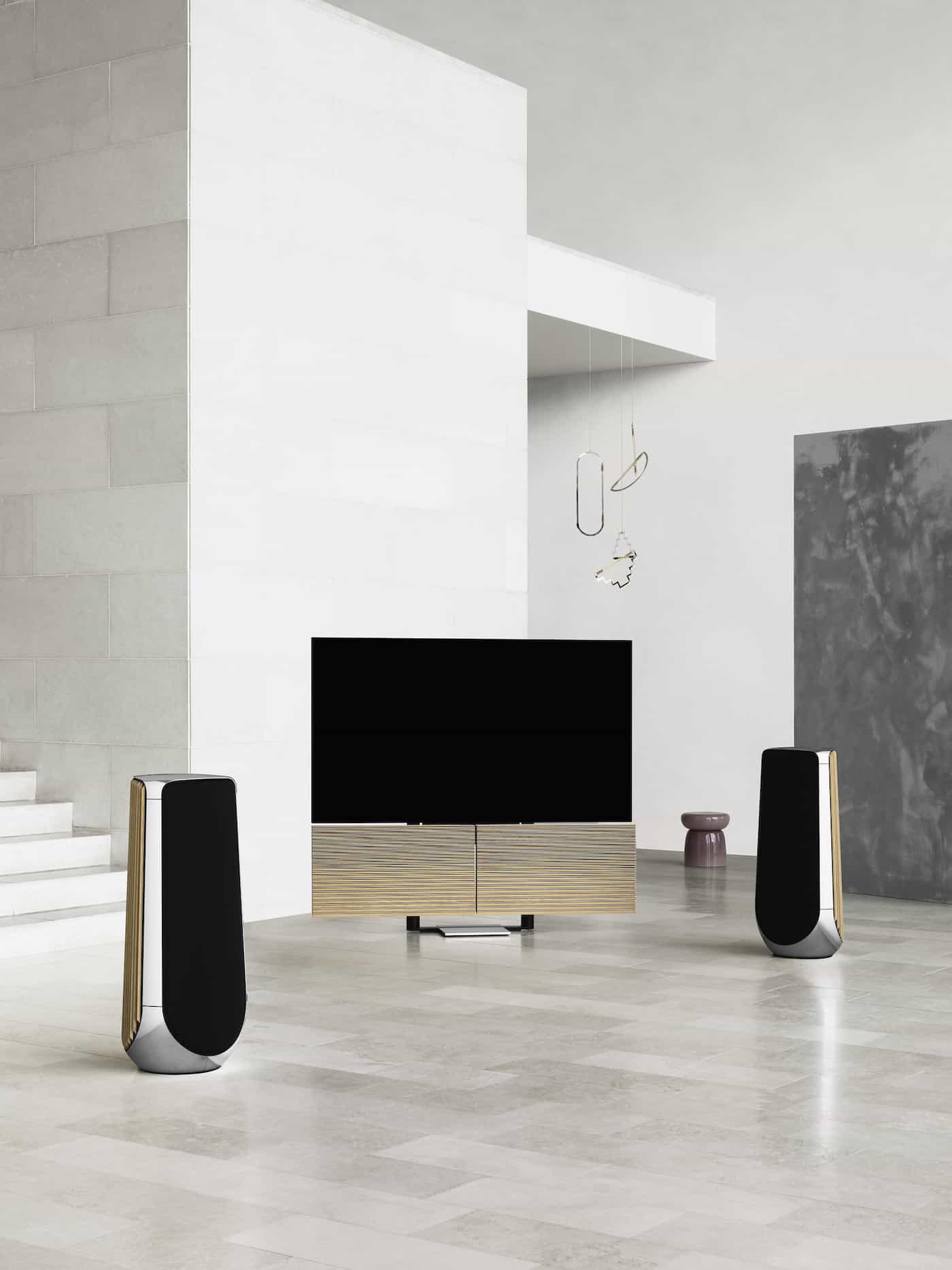 B&O Beovison Harmony TV: Lautsprecher klappen wie Flügel aus