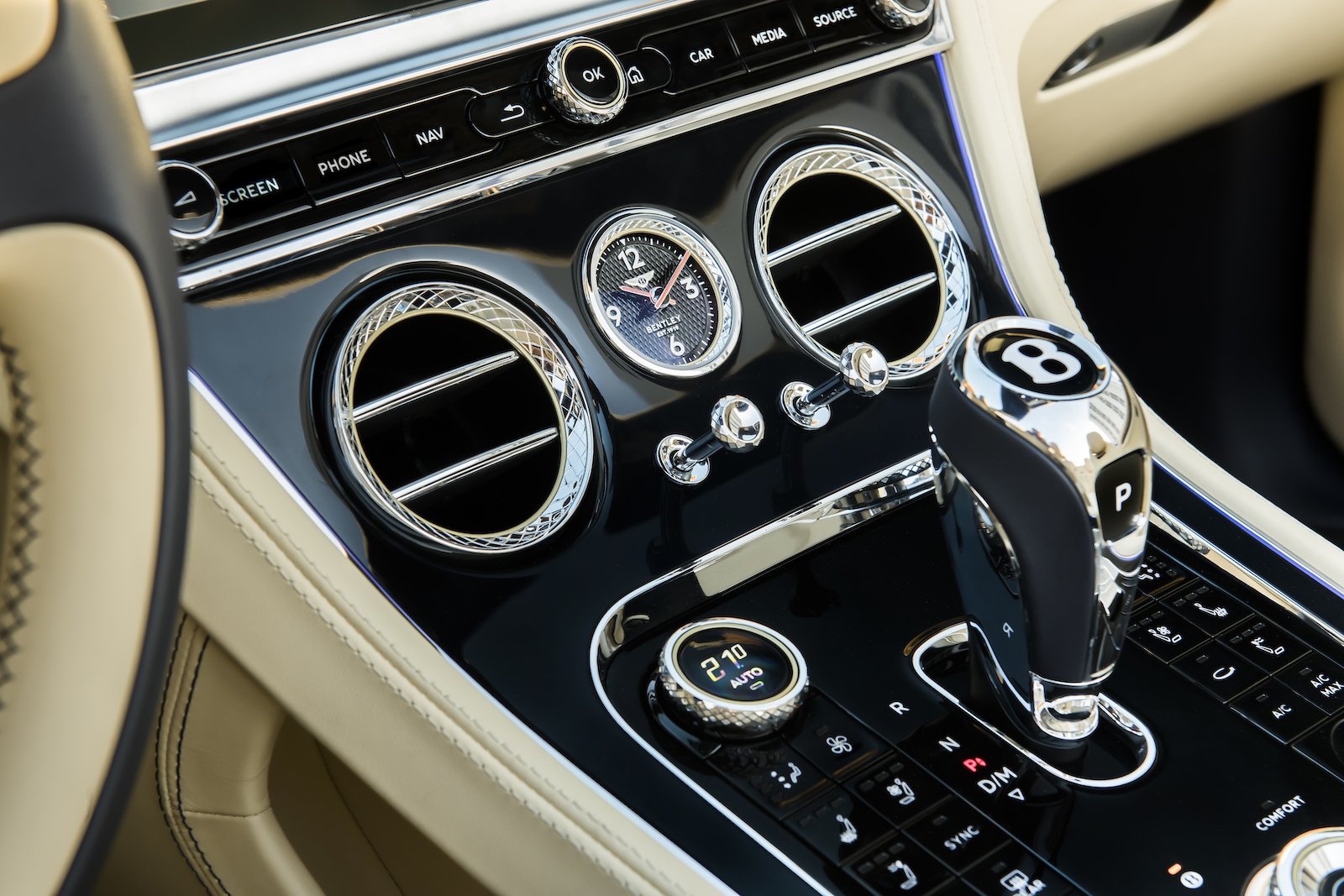 Elegant und handgefertigt: Der neue Bentley GT V8 Convertible und Continental GT V8 13