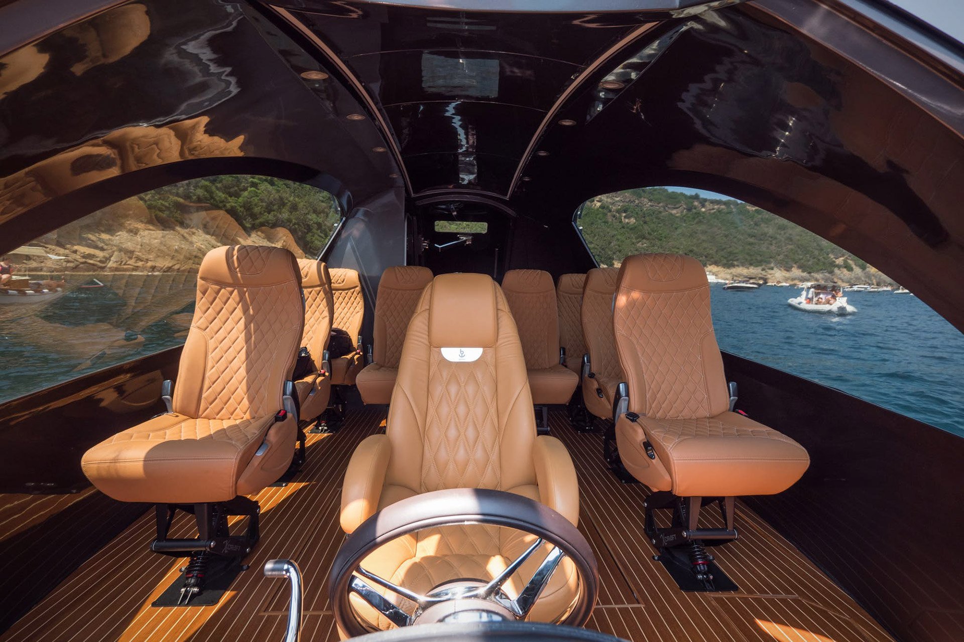 Ein perfektes Spielzeug für den Sommer: Das Jet Capsule Royal Version 011 Motorboot