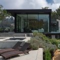 Eingebettet in die Natur von Beverly Hills: Das „Oak Pass House“