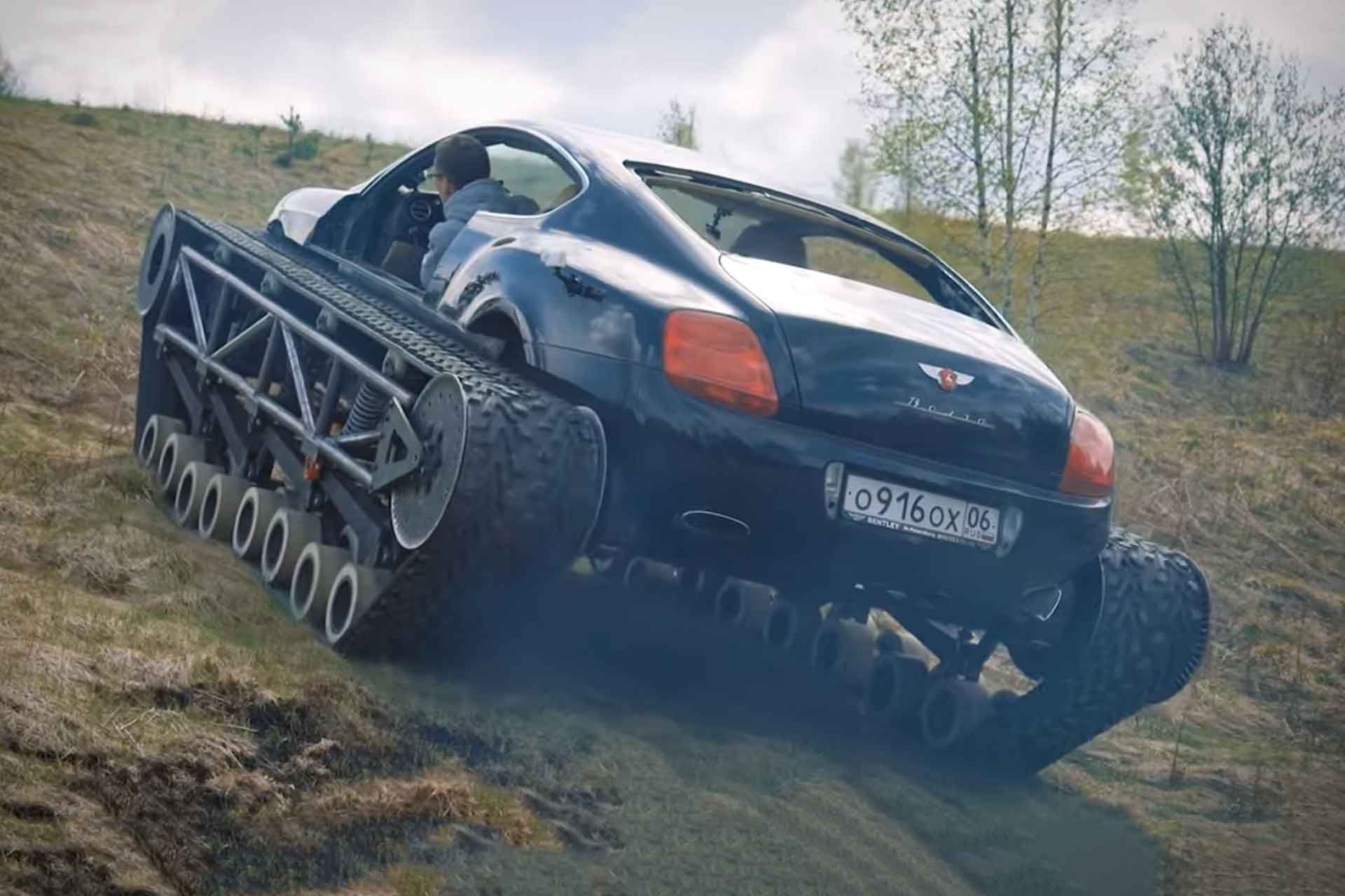 Ein Achtzylinder-Bentley auf Ketten: Youtuber baut Bentley Continental GT zum Panzer um