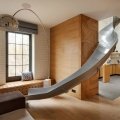 Das GG Apartment mit integrierter Rutsche in Kiew
