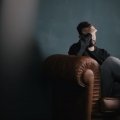 Workaholic: 7 Anzeichen, dass du arbeitssüchtig bist