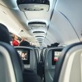9 Fragen an eine Stewardess, die Dir Deinen Flug angenehmer machen