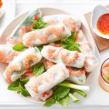 Genießen bei heißen Temperaturen: Vietnamesische Sommerrollen mit Garnelen und Minze