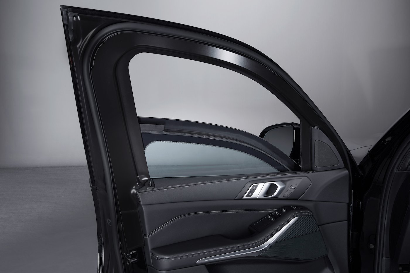 Schutz ohne Kompromisse: Der neue Panzer-BMW X5 Protection VR6 10