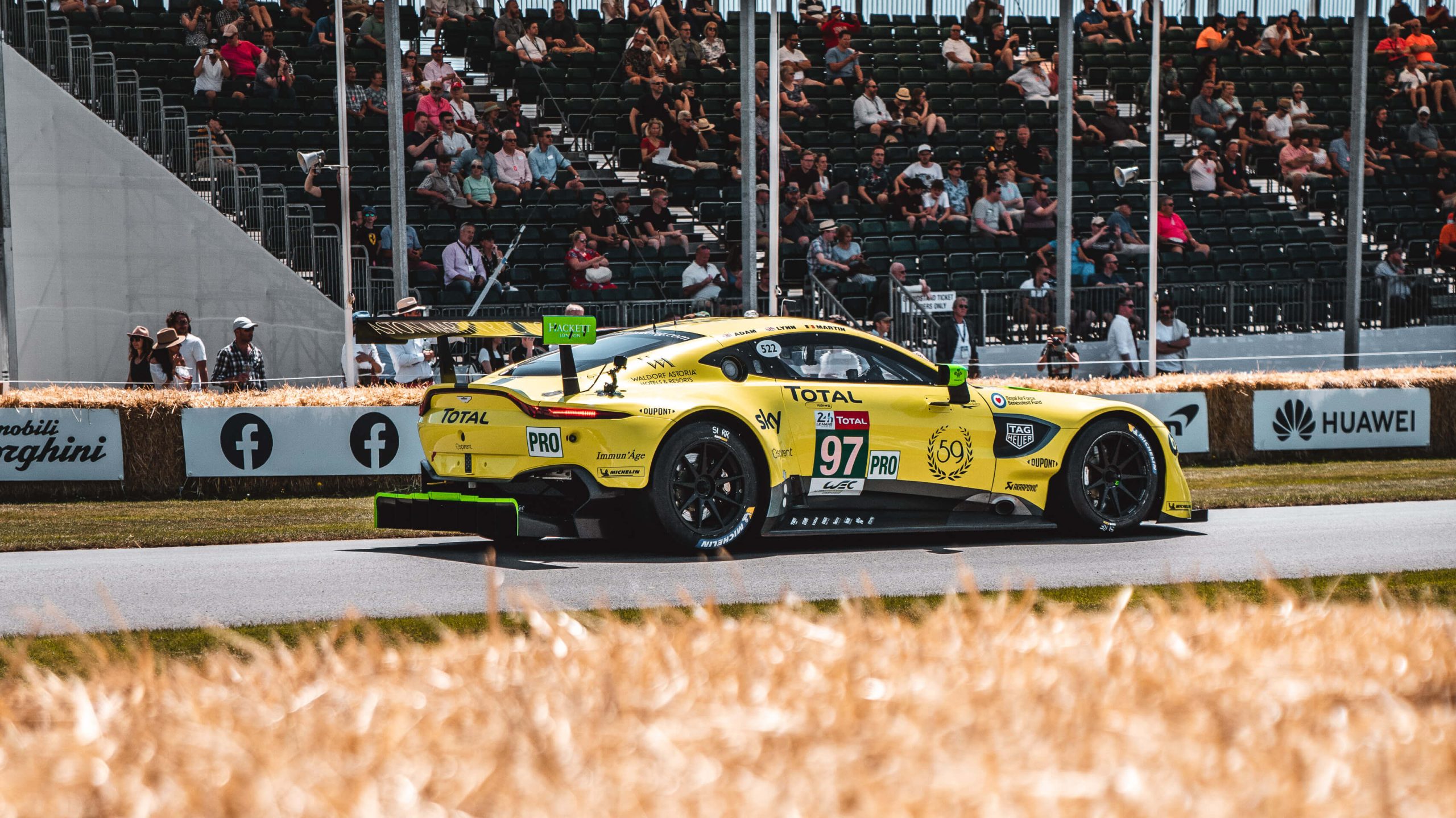 Im Rausch der Geschwindigkeit: Zu Besuch beim Goodwood Festival of Speed mit Michelin 4