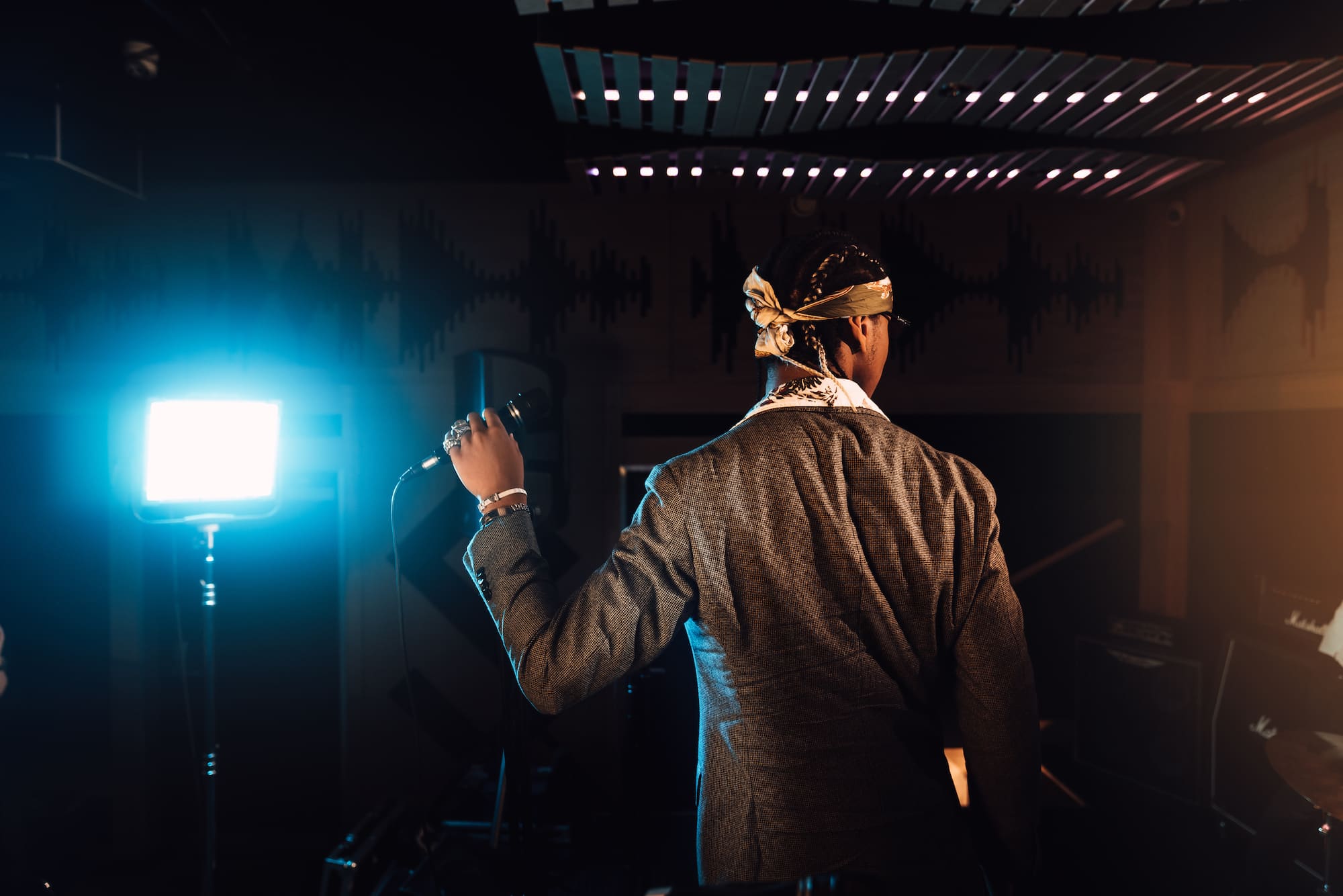 Inspiring Clash mit Andrew VVarholla: Rapper, DJ und Model 6