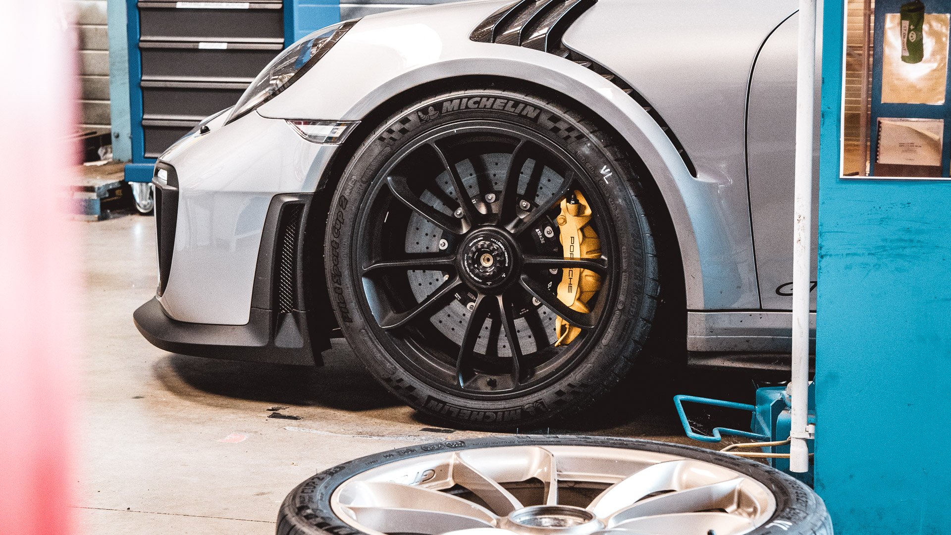 Michelins Semi-Slicks im Test: Cup 2 vs. Cup 2 R 1