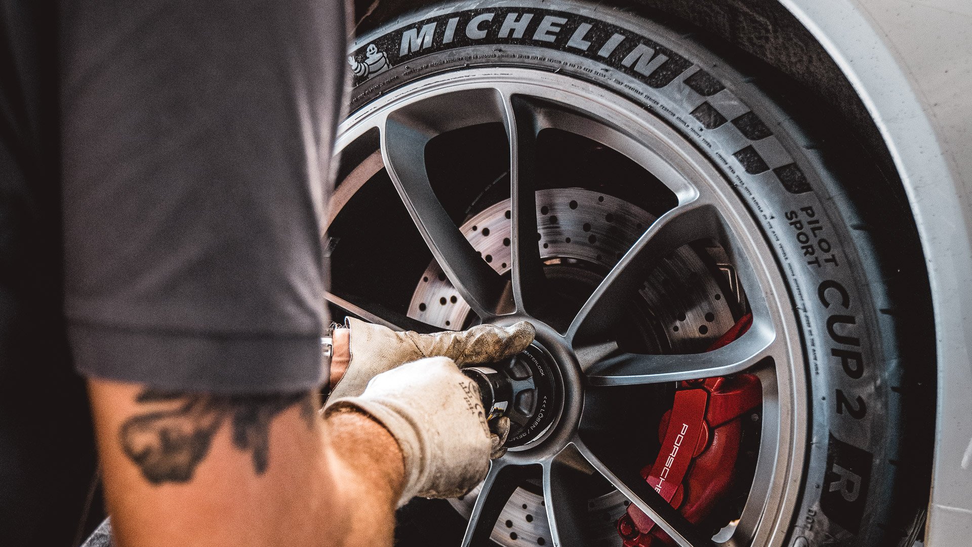 Michelins Semi-Slicks im Test: Cup 2 vs. Cup 2 R 5