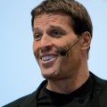 10 motivierende Zitate über Erfolg von Tony Robbins