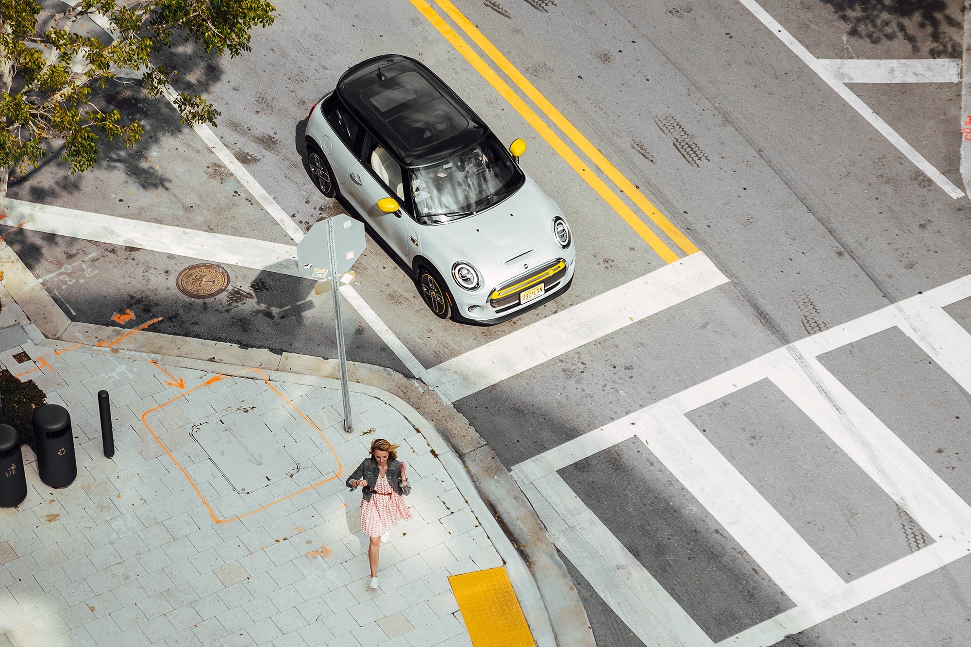 Nachhaltig durch Miami mit dem MINI Cooper SE 7