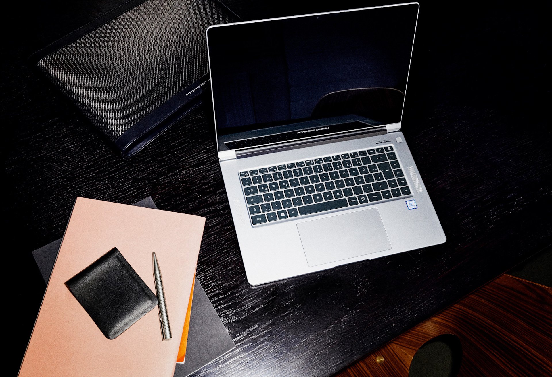 Der Porsche fürs Homeoffice: Das Porsche Design ULTRA ONE i7