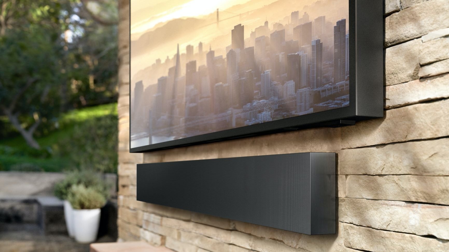 Samsung präsentiert den ersten Outdoor-Fernseher: „The Terrace“