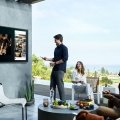 Samsung präsentiert den ersten Outdoor-Fernseher: „The Terrace“